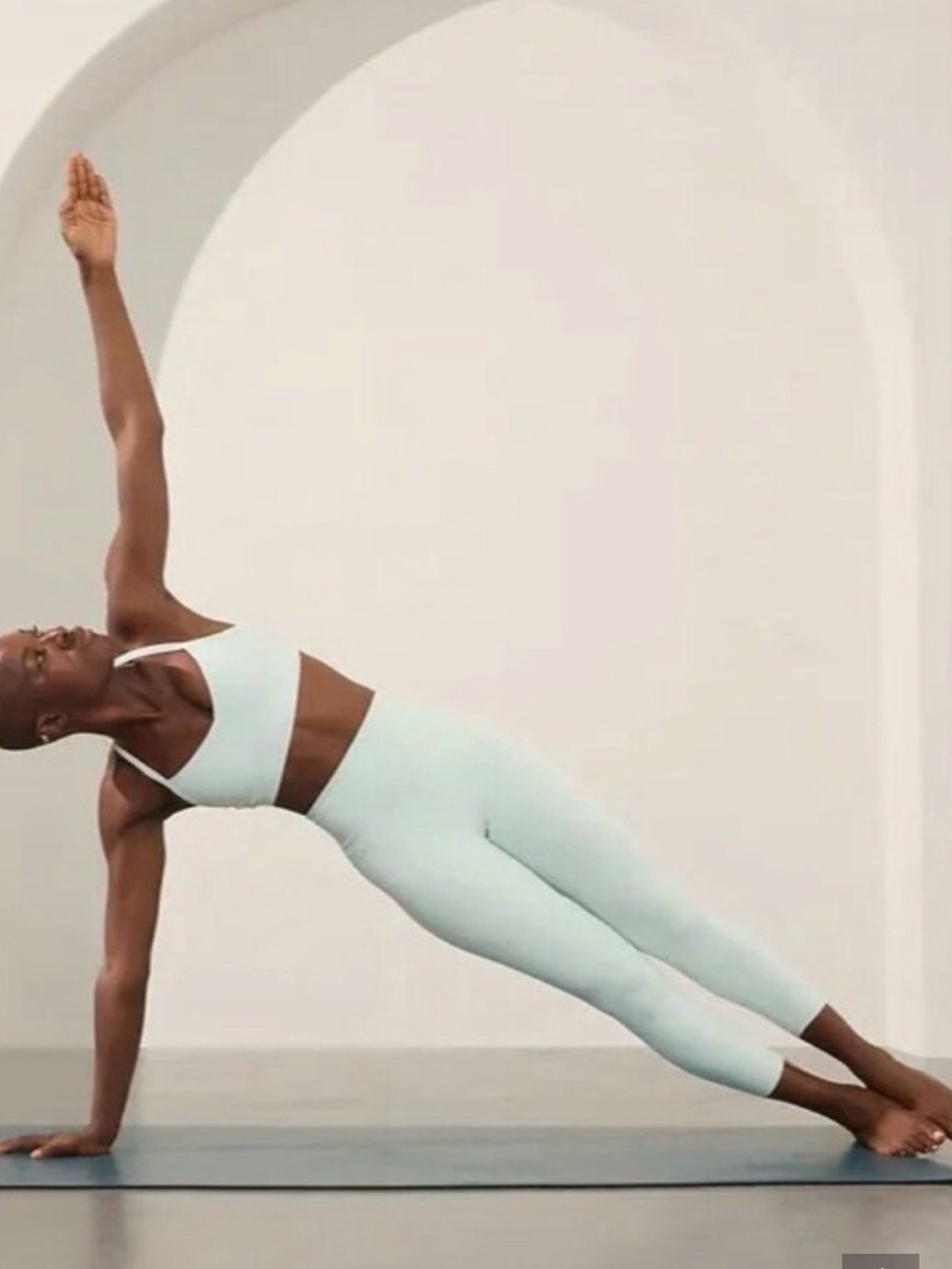 Athleta Elation Ultra High Rise 7/8 Legging in Glacier